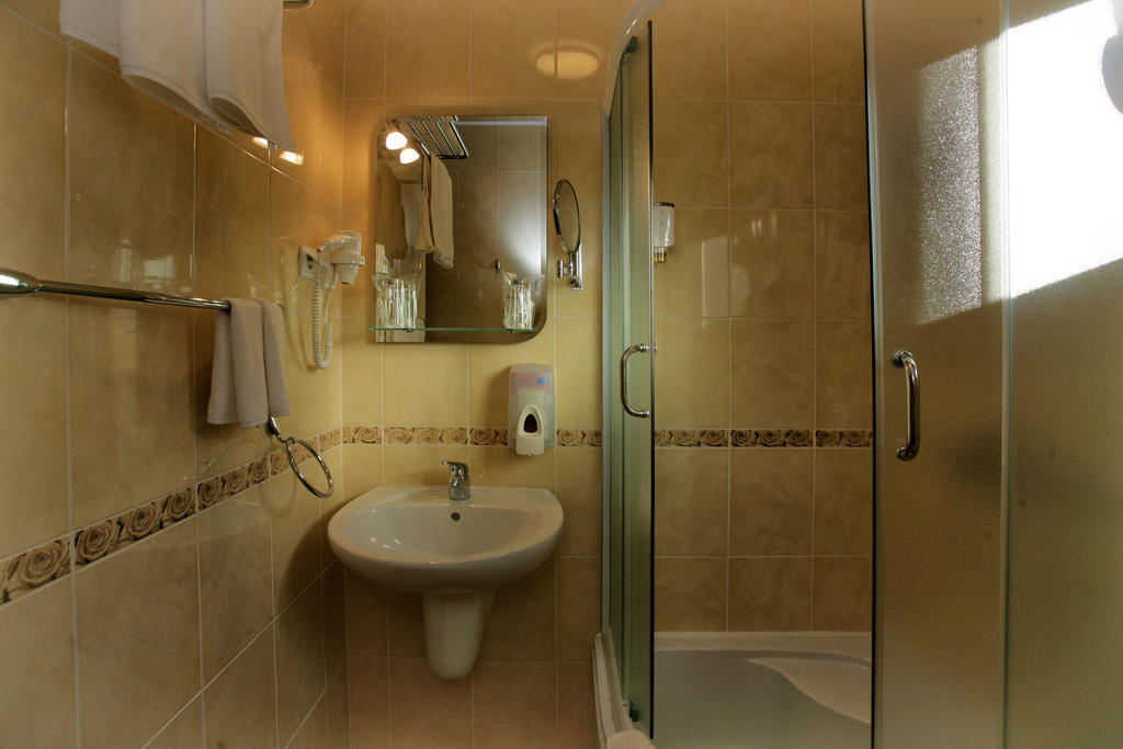 Hotel Ellena Herceg Novi Pokoj fotografie