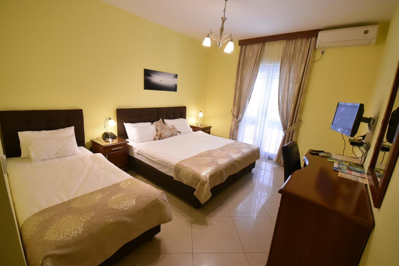 Hotel Ellena Herceg Novi Exteriér fotografie